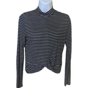---  Long Sleeve Black and White Striped Shirt Size Large